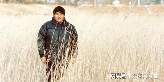 广盛配资 2010年，毛新宇一家四口的合影，儿女罕见同框，妻子刘滨气质不凡